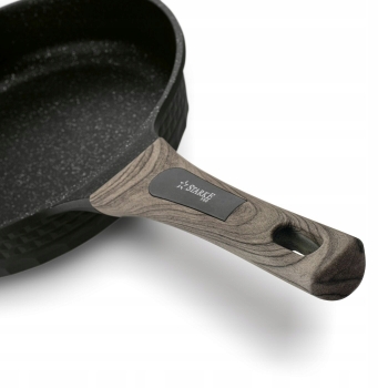 Starke Pro Patelnia Nieprzywieralna Embossed 24cm