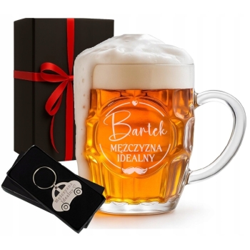 Prezent na Dzień Chłopaka Kufel z grawerem + Brelok Autko Zestaw