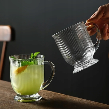 Szklanka na nóżce Kubek szklany do kawy herbaty Duży Selena prążki 500ml