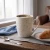Kubek porcelanowy w kropki Altom Design Hello Sand 430 ml